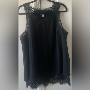 Truly Poppy lace tank blouse. Size XL worn 1 time.